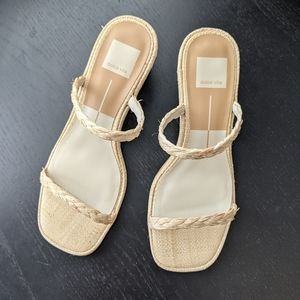 Dolce Vita RIYA SANDALS IN LT NATURAL RAFFIA